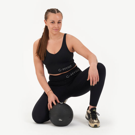 G-Mynx Signature Leggings Jet Black Size 10 – 12 (S) kneeling